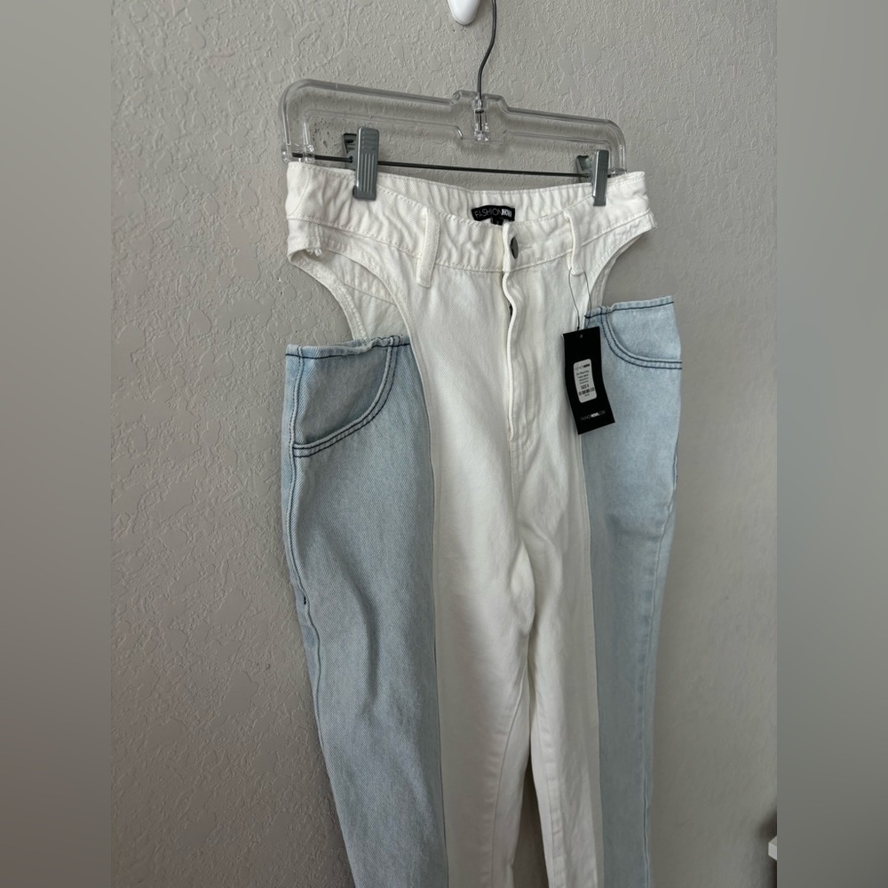 New Fashion Nova hip cut out  jeans SZ 9 - Picture 2 of 5